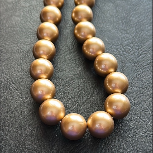 MONET Necklace Gold Pearls 17” Length Vintage EUC - Picture 7 of 8